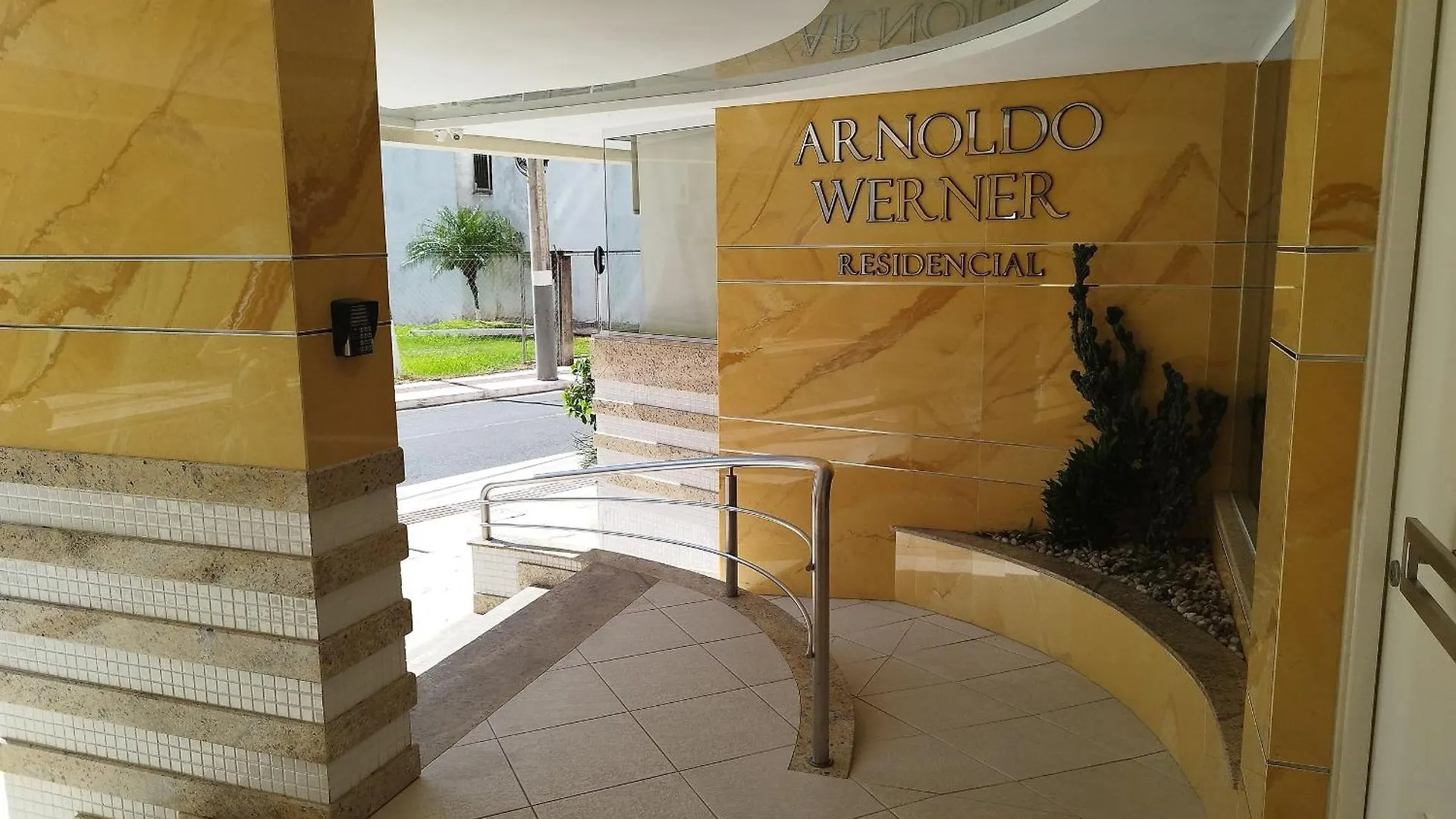Encanto Nas Alturas: Acomode-Se No Elegante Edificio Arnoldo Werner Em Balneário Camboriú דירה
